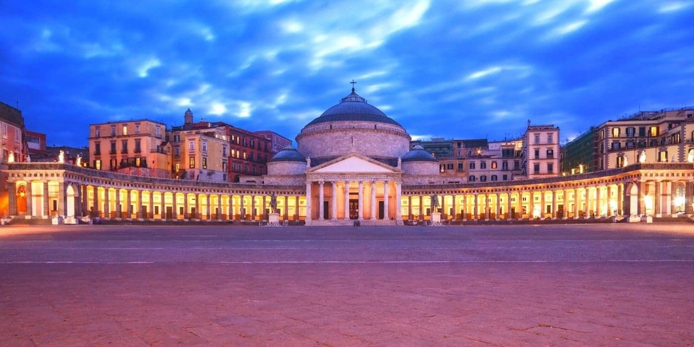 Le 5 piazze più belle di Napoli da visitare assolutamente 